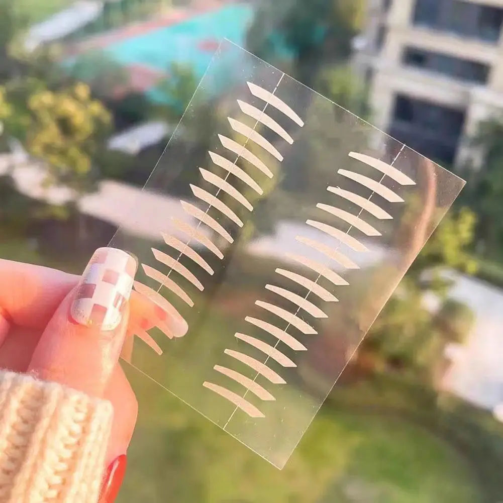 目に見えない通気性のある二重まぶたテープ防水性と耐汗性のある薄いまぶたエンハンサーで大きな美しい目を演出するメイクアップツール