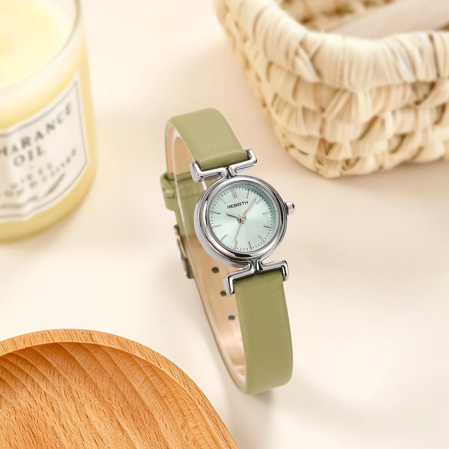 Fashionable, Casual, Exquisite, Compact, Gold-Colored, Versatile Quartz Watch