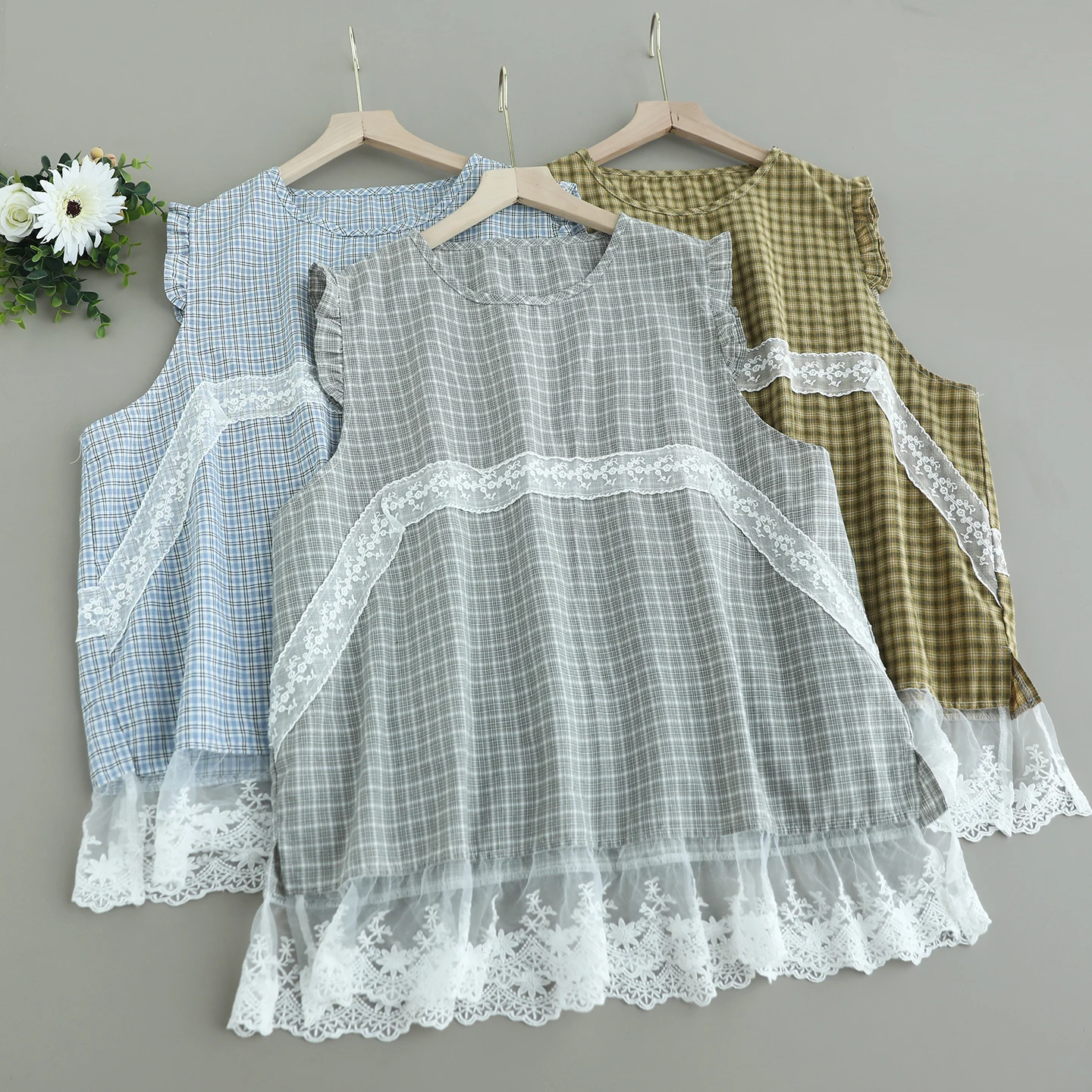 

Sweet Mori Girl Japanese Lace Patchwork Vintage Plaid Cotton Tank Shirts Women Summer O-Neck Sleeveless Casual Loose Vest Tops