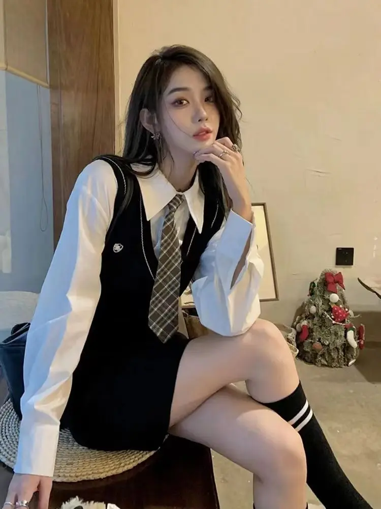 

Корейский комплект из топа и юбки для женщин: модный, приталенный, для ранней весны, в стиле "сладкий и пикантный шик", из двух предметов