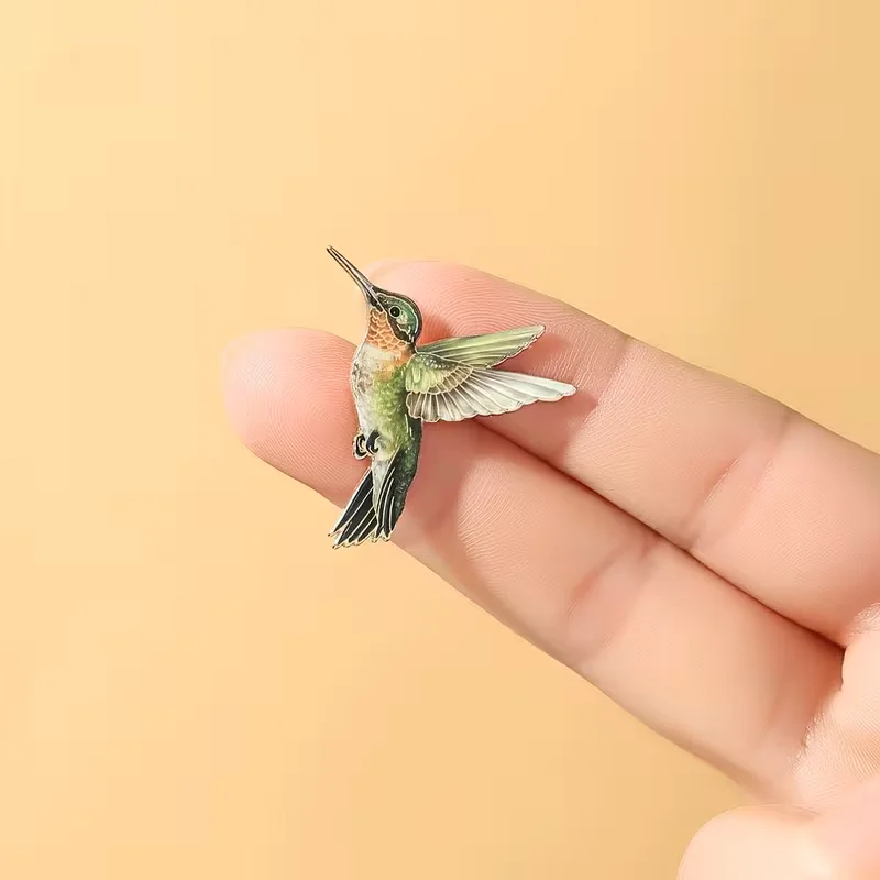 Green Hummingbird Enamel Brooch | Fashionable Decorative Lapel Pin, Casual Style, Made of Zinc Alloy and Silicone Material