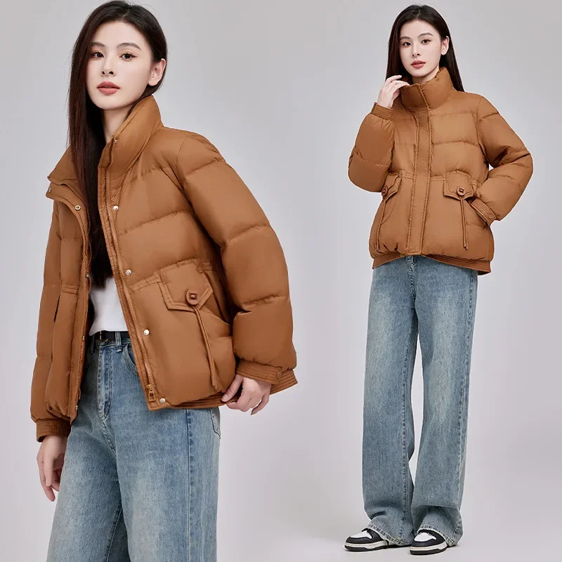 Piumino corto alla moda per le donne 2024 nuovo inverno collo alla coreana allentato piumino d'anatra bianco piumino da donna JK-007