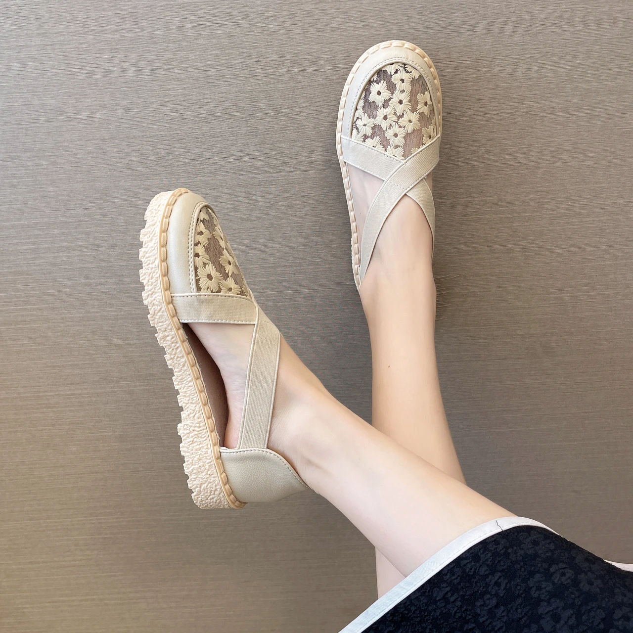 Europe and The United States Hollow Mesh Small Weave Roman Sandals New Fashion All Round Head Flat Baotou Drag Female