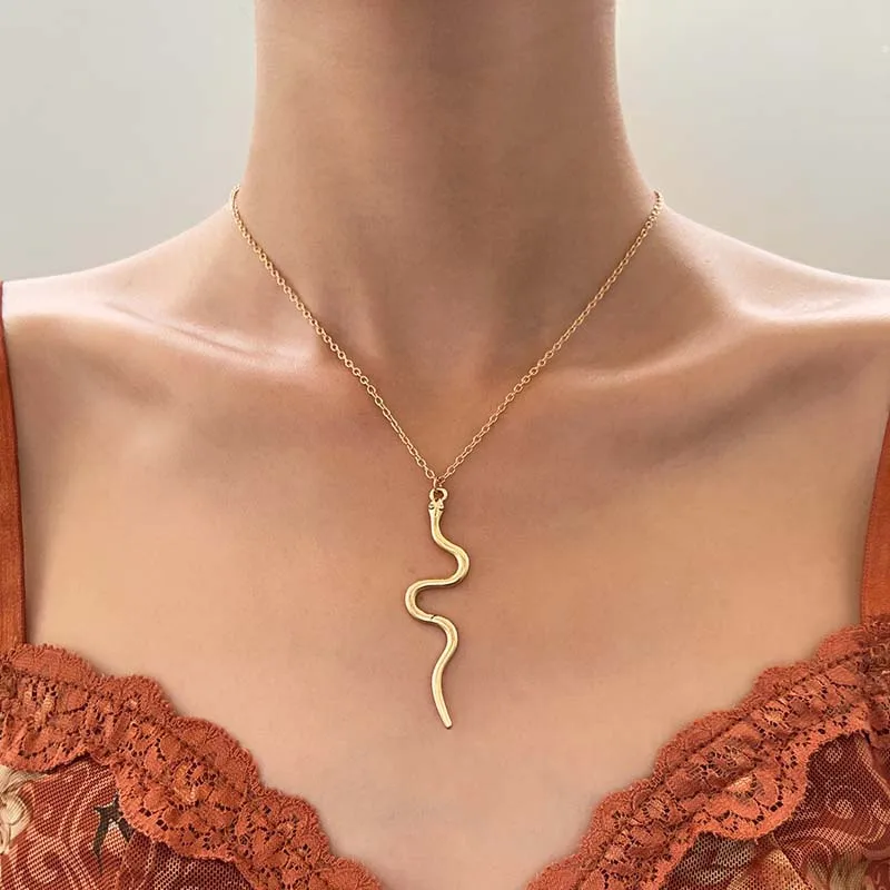 Fashion Minimalist Gold Color Snake Necklace New Animal Design Pendant Necklace for Women Fine Jewelry Party Gift