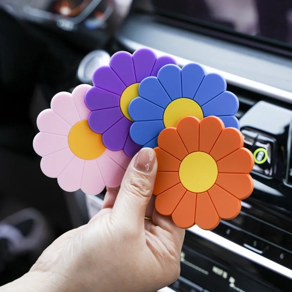 

Round Daisy Flower Car Cup Coaster Heat-Resistant Anti-slip Silicone Cup Pad Thicken Cup Coaster Car Interior