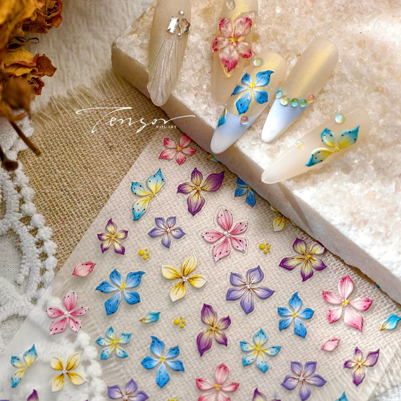 다채로운 양각 꽃 로맨틱 피는 꽃잎 노란색 스테이먼 젤리 꽃 정원 네일 아트 장식 스티커 매니큐어 데칼