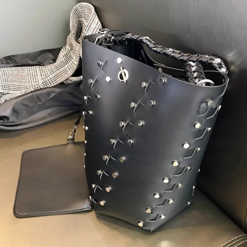 Black Designer Rivets Large Bucket Bags Women Purses and Handbags Female High Quality Shoulder Messenger Bags