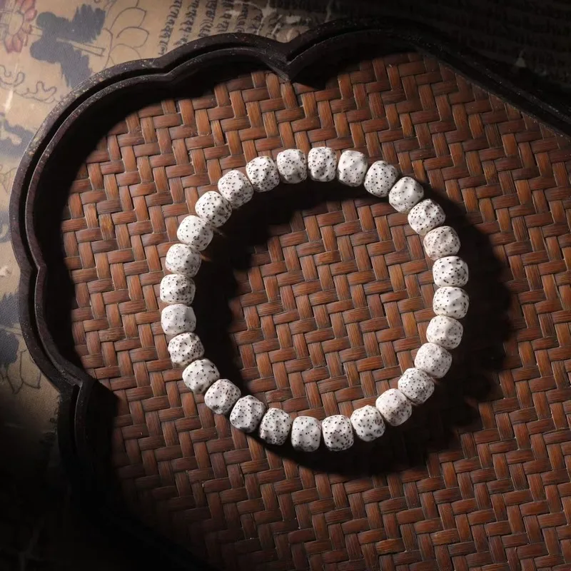 authentique-hainan-wu-xiang-xingyue-bodhi-naturel-avec-un-espace-blanc-minimal-haute-densite-bracelet-a-une-seule-branche