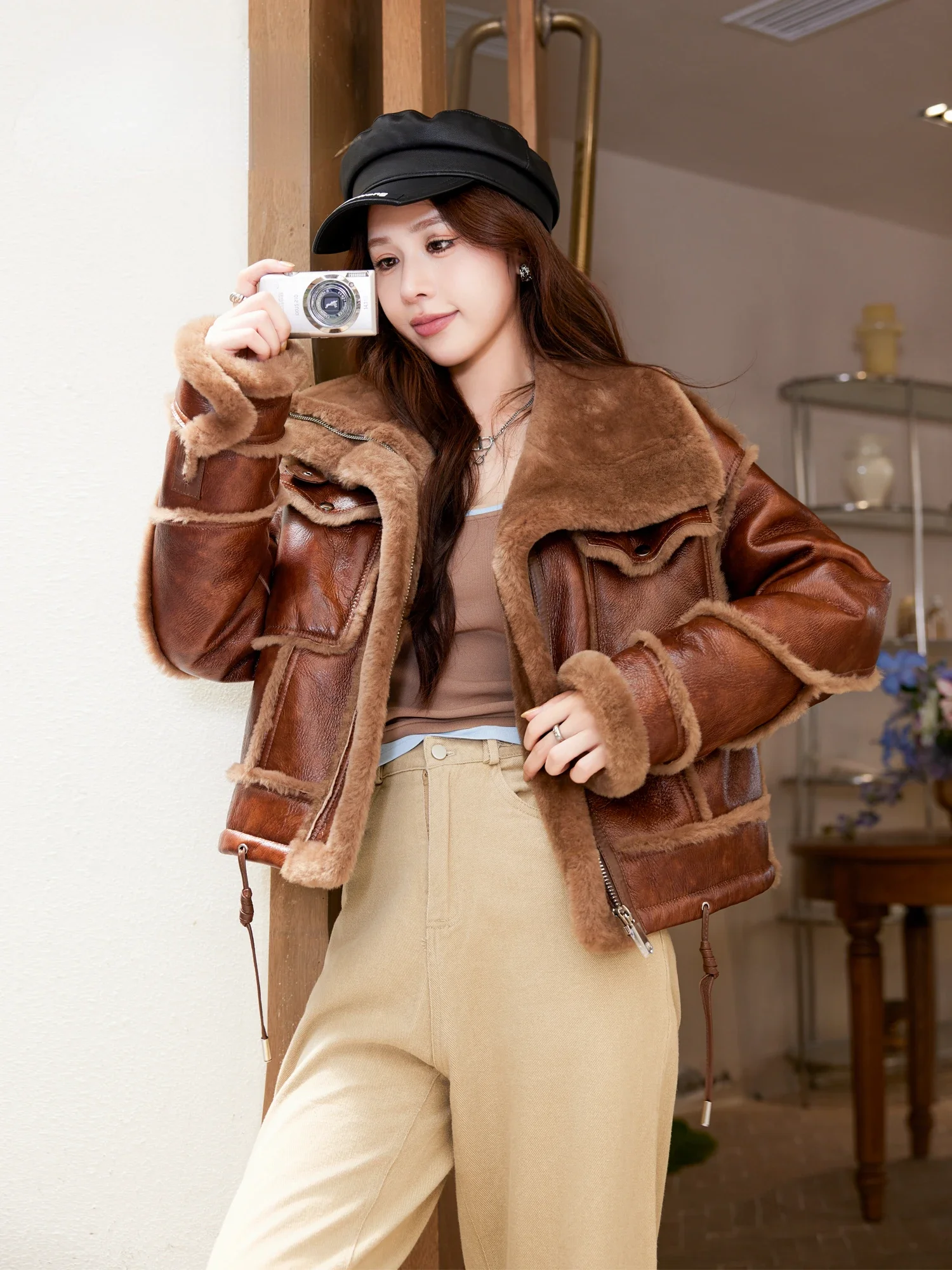 Trendy Women New Brown Leather Jacket Women Fur One-piece Fur Winter Short Motorcycle Jacket