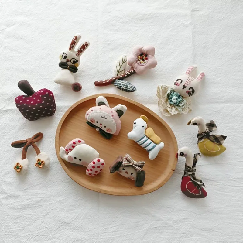 2026 New Design Kawaii Duck Rabbit Brooch Handmade Fabric Apple Brooch Pin for Women Girls Coat Bag Decoration