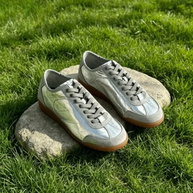 Fashionable women's sports shoes high-quality genuine leather new silver anti sliptraining shoesflat bottomed casualsports shoes