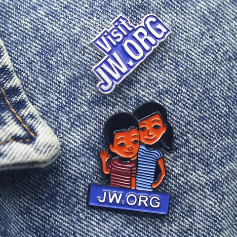 Alphabet Mark JW Cartoon Badge Backpack Hat Jacket Decorate Pride Friend Accessory Hard Enamel Pin High-Grade Brooch Luxury