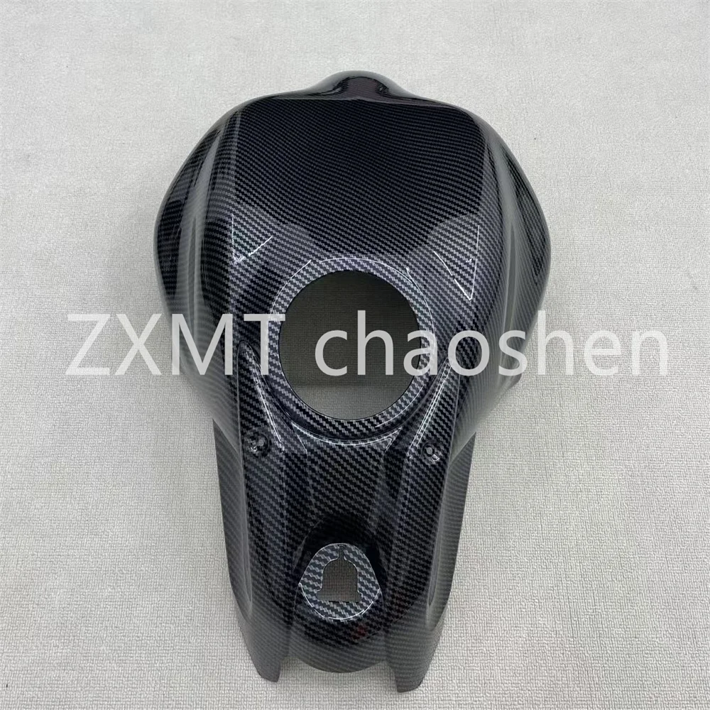 ABS motorcycle fairings are suitable for ZX650 ER6F 2017-2024 and Z650 2017-2024 fuel tank covers with carbon fiber paint.