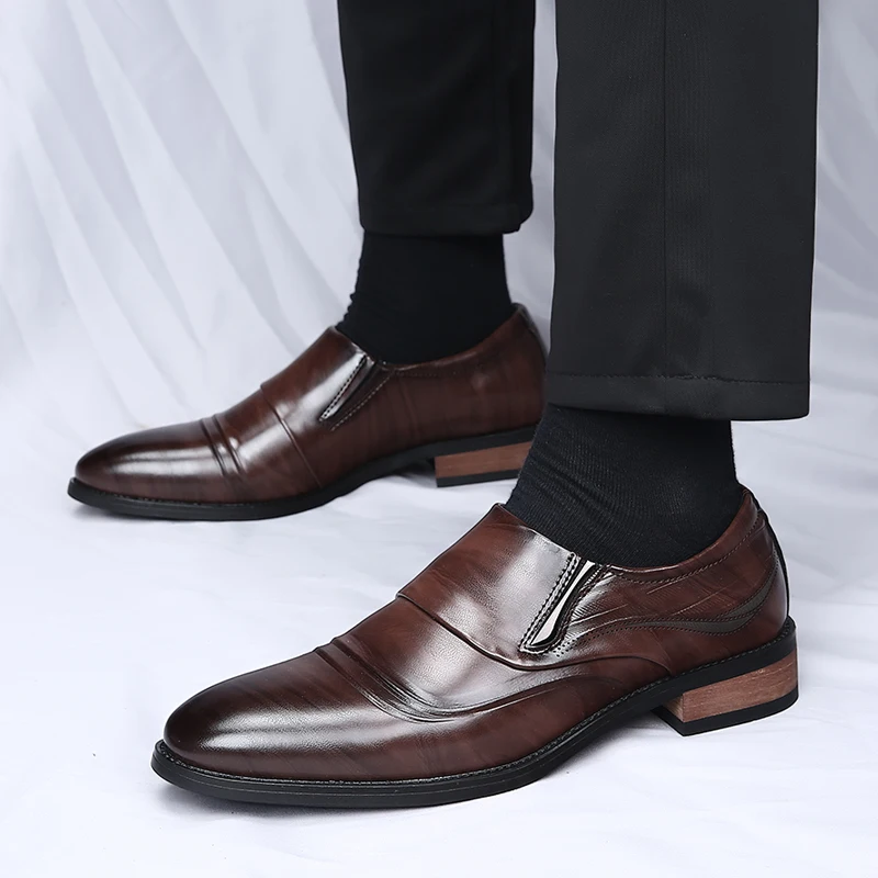 2026 Autumn New Men's Comfortable Legged Blok Leather Shoes Brand Fashionable Men's Pointed Business Formal Casual Leather Shoes