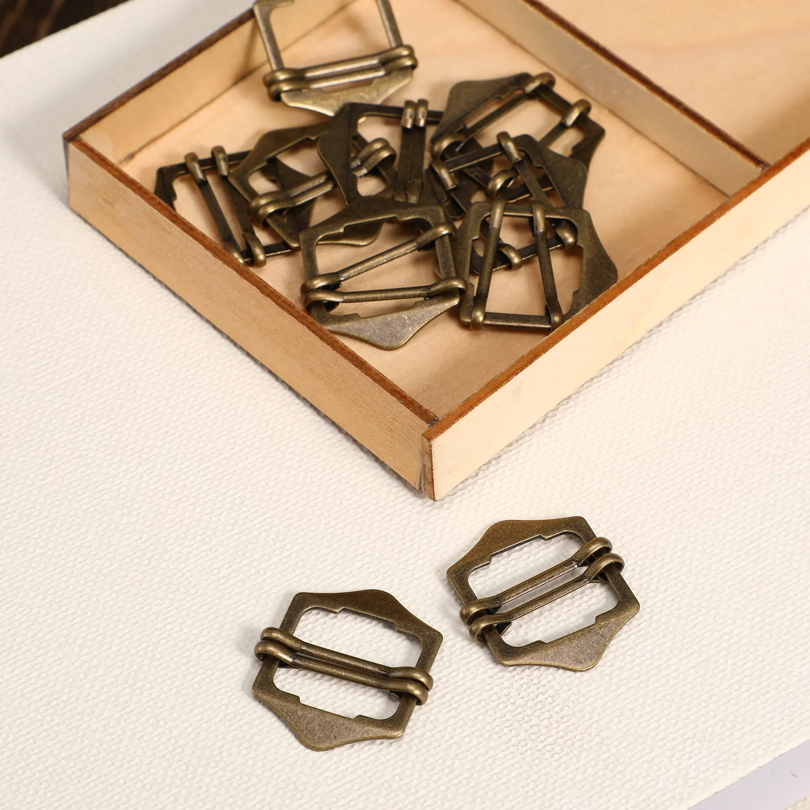 10 قطعة سترة البدلة أبازيم النحاس حزام خصر قابل للتعديل أبازيم الملابس ديكور ل الدعاوى السترات معاطف أزرار الملابس المعدنية