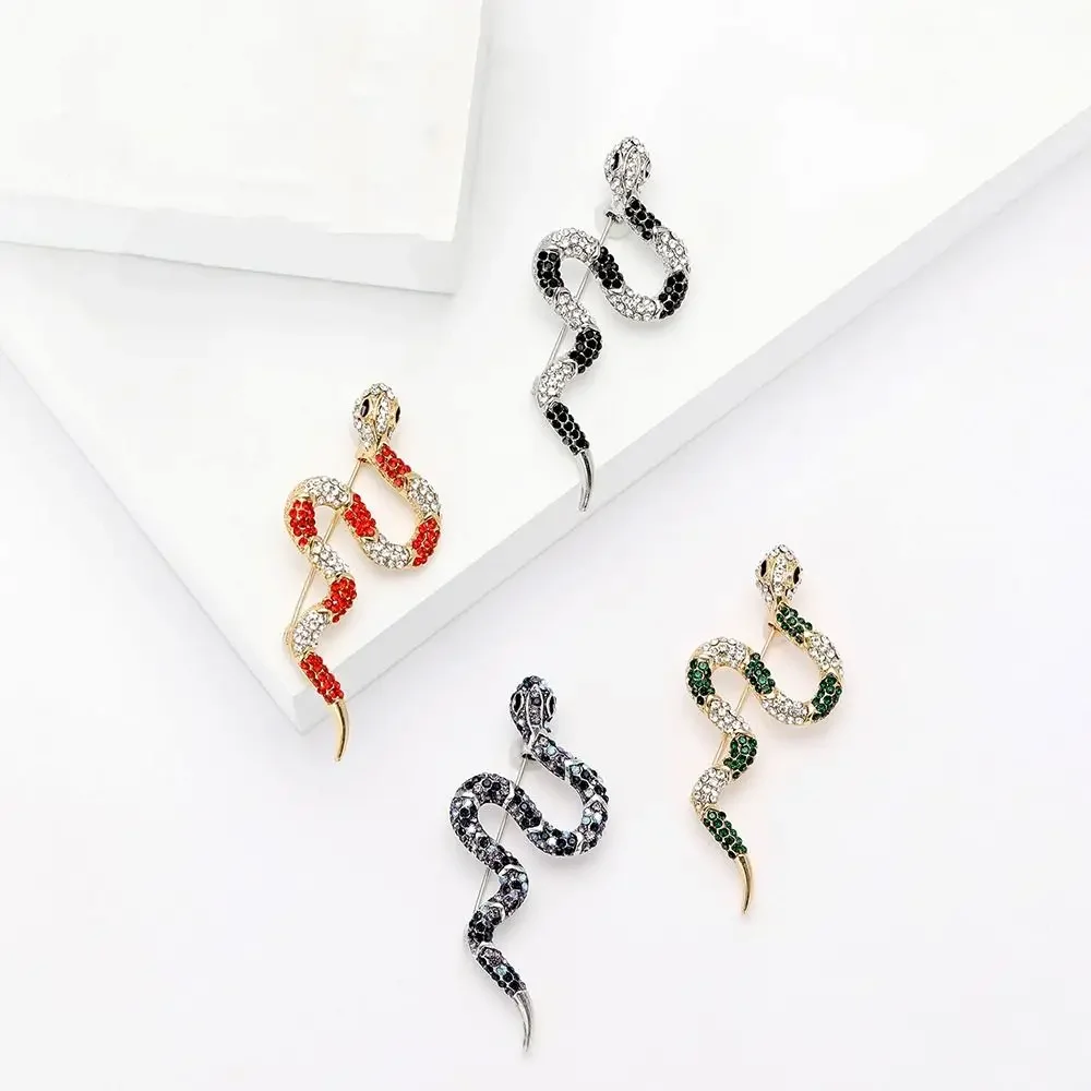 

Fashion Animal Zodiac Snake Brooch Minimalist Jewelry Rhinestone Collar Pins Geometric Sparkling Snake Lapel Pin Party