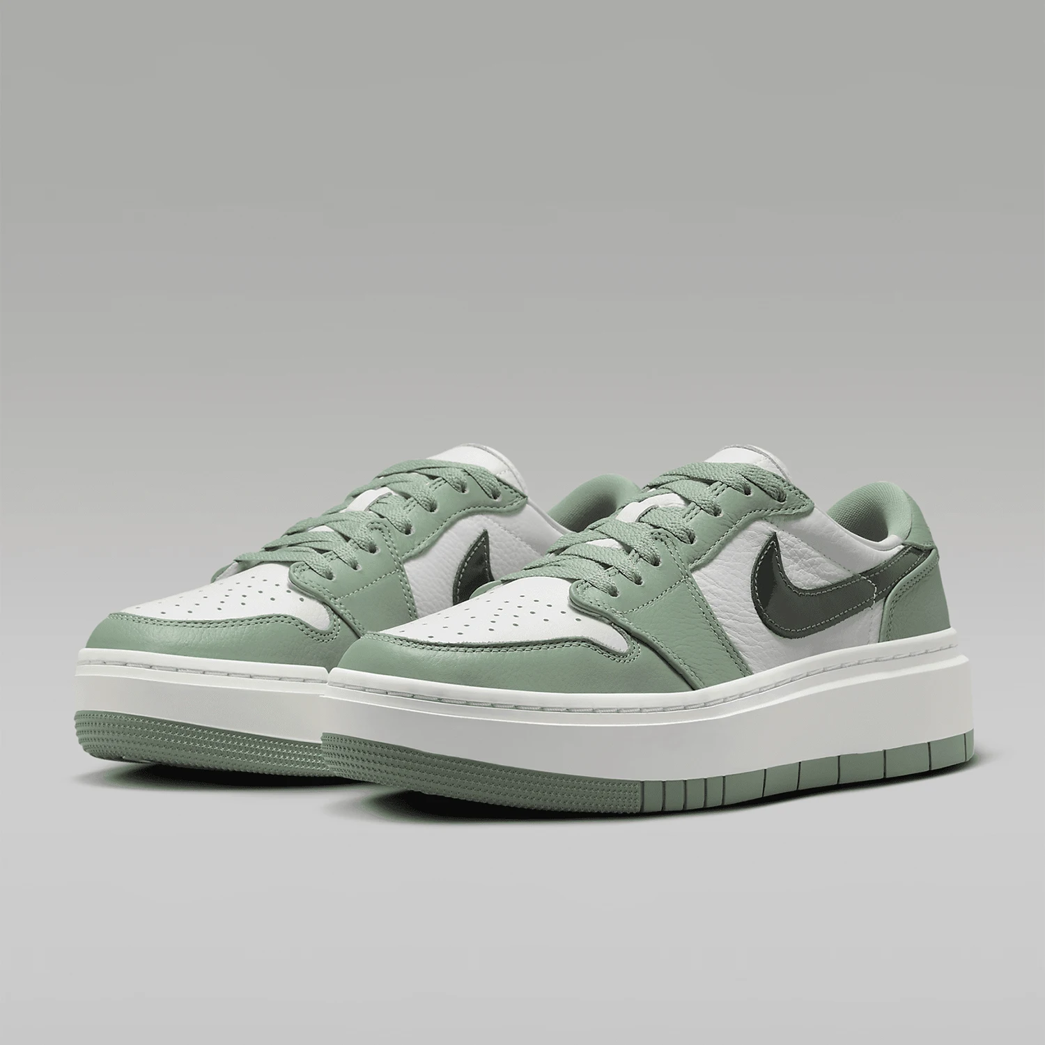 

Официальные женские повседневные кроссовки Nike Air Jordan 1 на толстой подошве DH7004-300