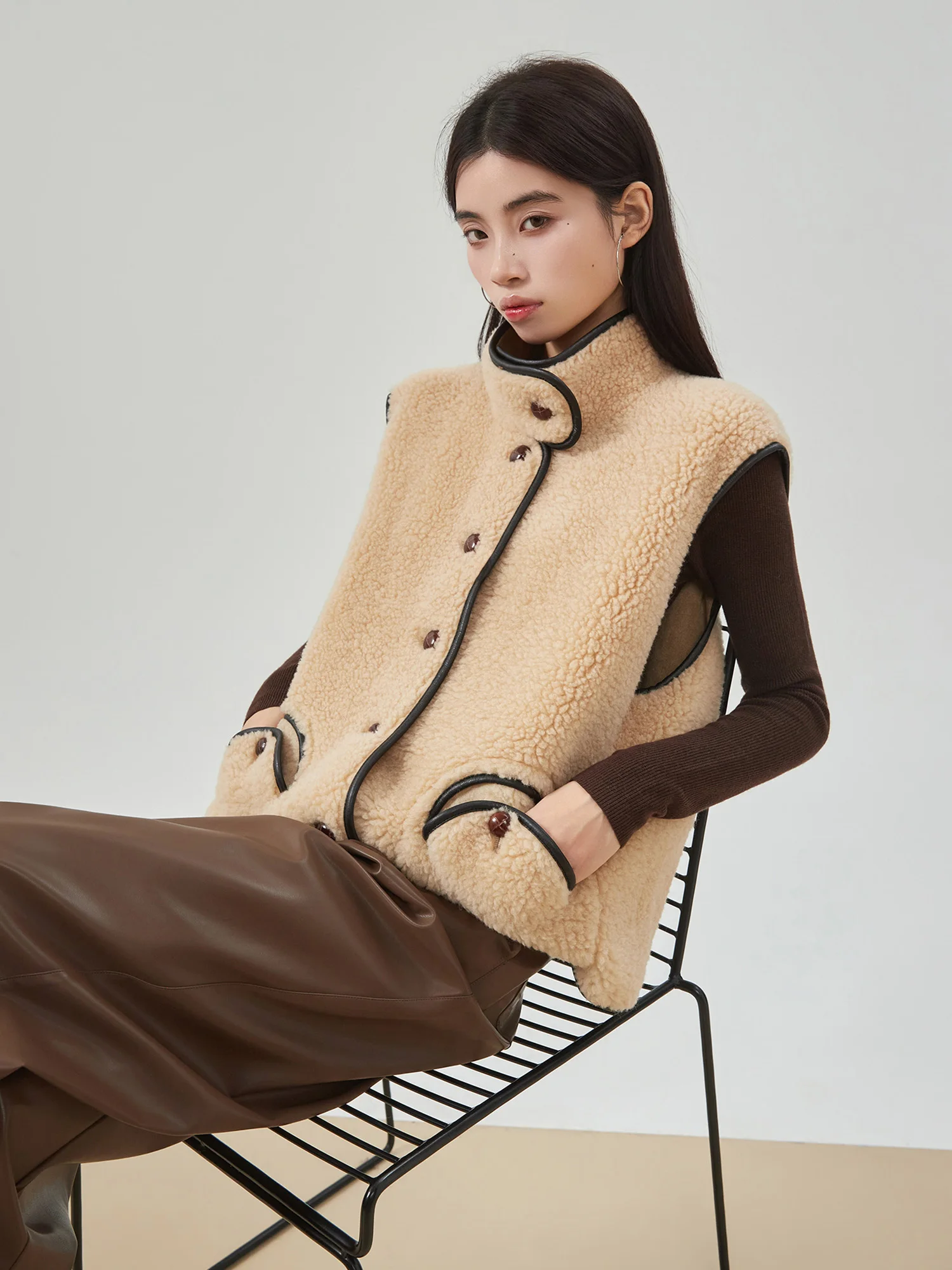 

Retro Pastoral Color Blo Leather Stand Collar Jaet Women's Thiened Lamb Velvet Top Trendy Commute Sle Urban Outfit