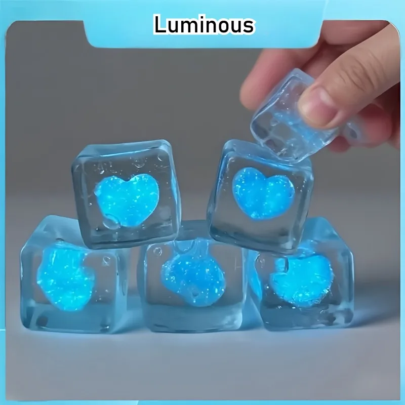 Juguete luminoso para apretar de maltosa en forma de corazón, juguete de descompresión de Mochi blando que brilla por la noche, juguete suave de rebote lento, regalos de navidad