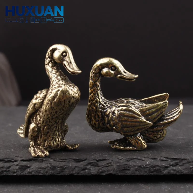 Vintage Brass Duck Figurine Exquisite Detailed Texture Solid Retro Statue for Home Desk Office Decor Unique Housewarming Gift