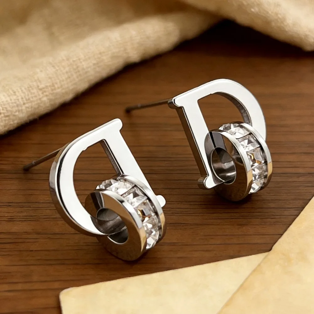 New Compact Earrings. D-Letter Design Circle Pendant, Trendy Silvery Earrings for Women, Valentine's Day Gift for Women.