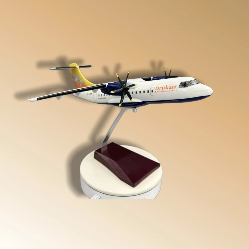 32cm ATR42-600 Bhutan Airlines 1/70 Scale Die-Cast Resin Aircraft Model with Wooden Base and Movable Landing Gear