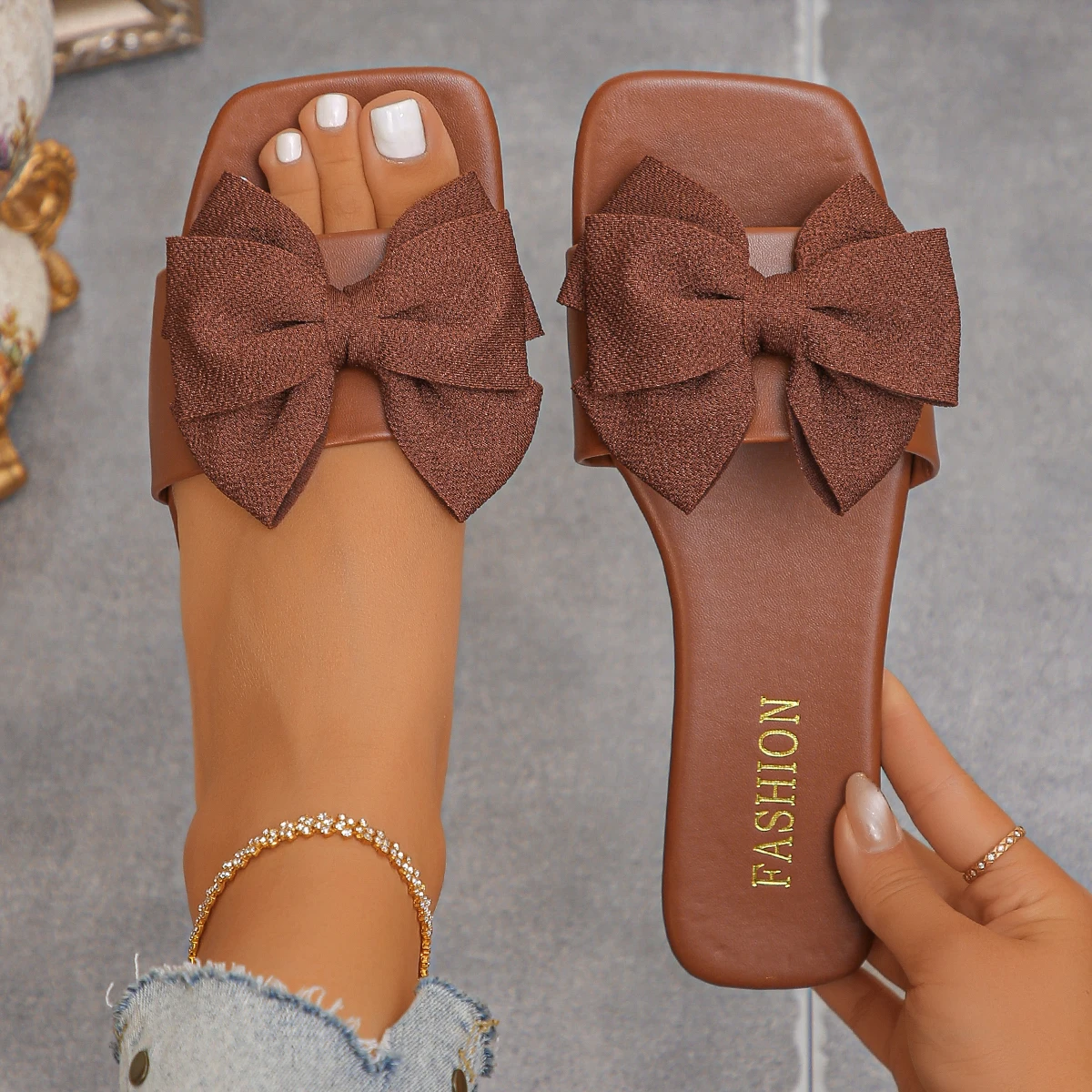 2026 Trend Women Slippers Lightweight New Fashion Sandals Summer Bow Keep Warm Shoes Women Flat Plus Size Slippers Slides Women