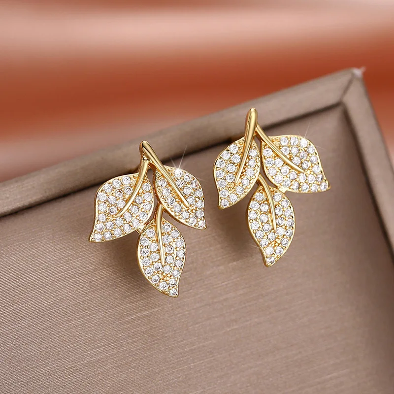 Inlay Crystal Zircon Golden Leaf Stud Earrings For Women Shiny Rhinestone 925 Silver Needle Ear Piercing Body Jewelry Girls Gift