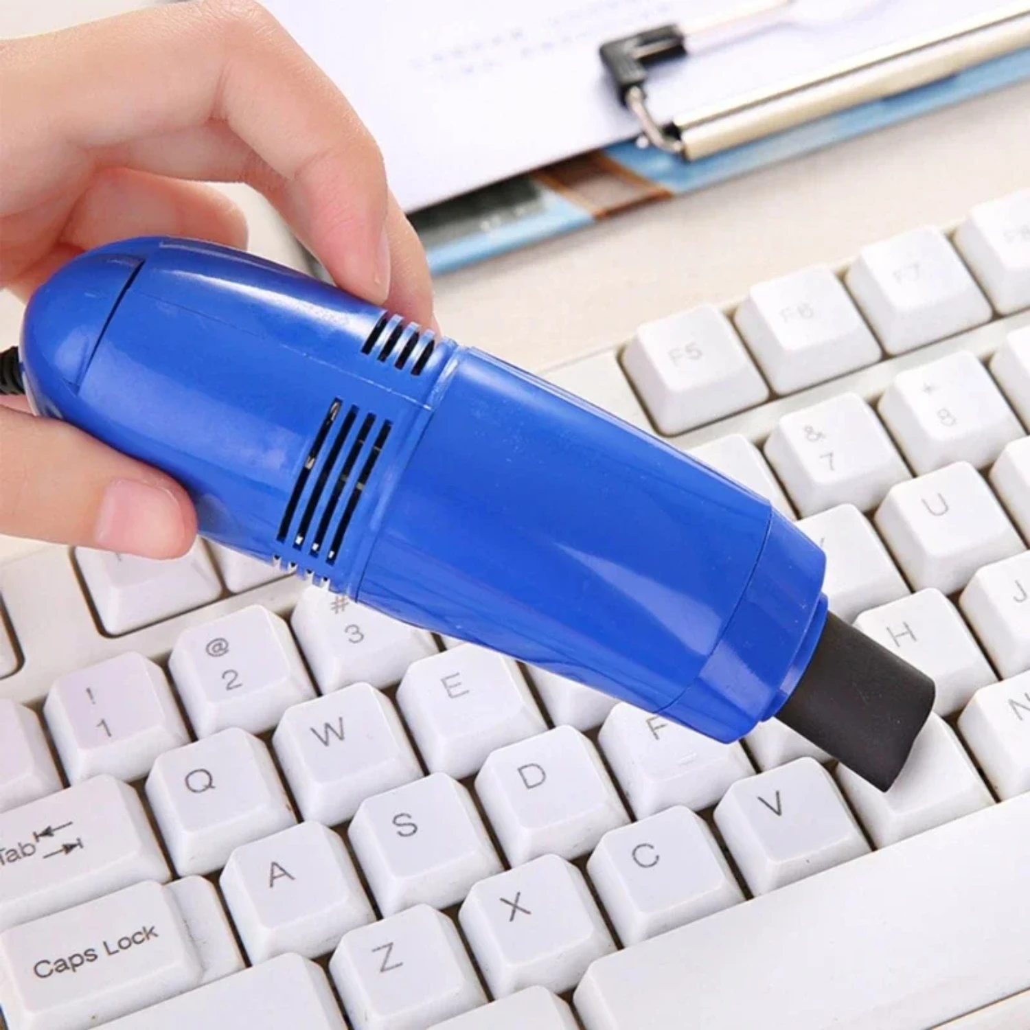 Mini aspirateur USB portable avec brosse, efficace, pratique et peu encombrant, parfait pour un nettoyage en profondeur de la poussière, neuf