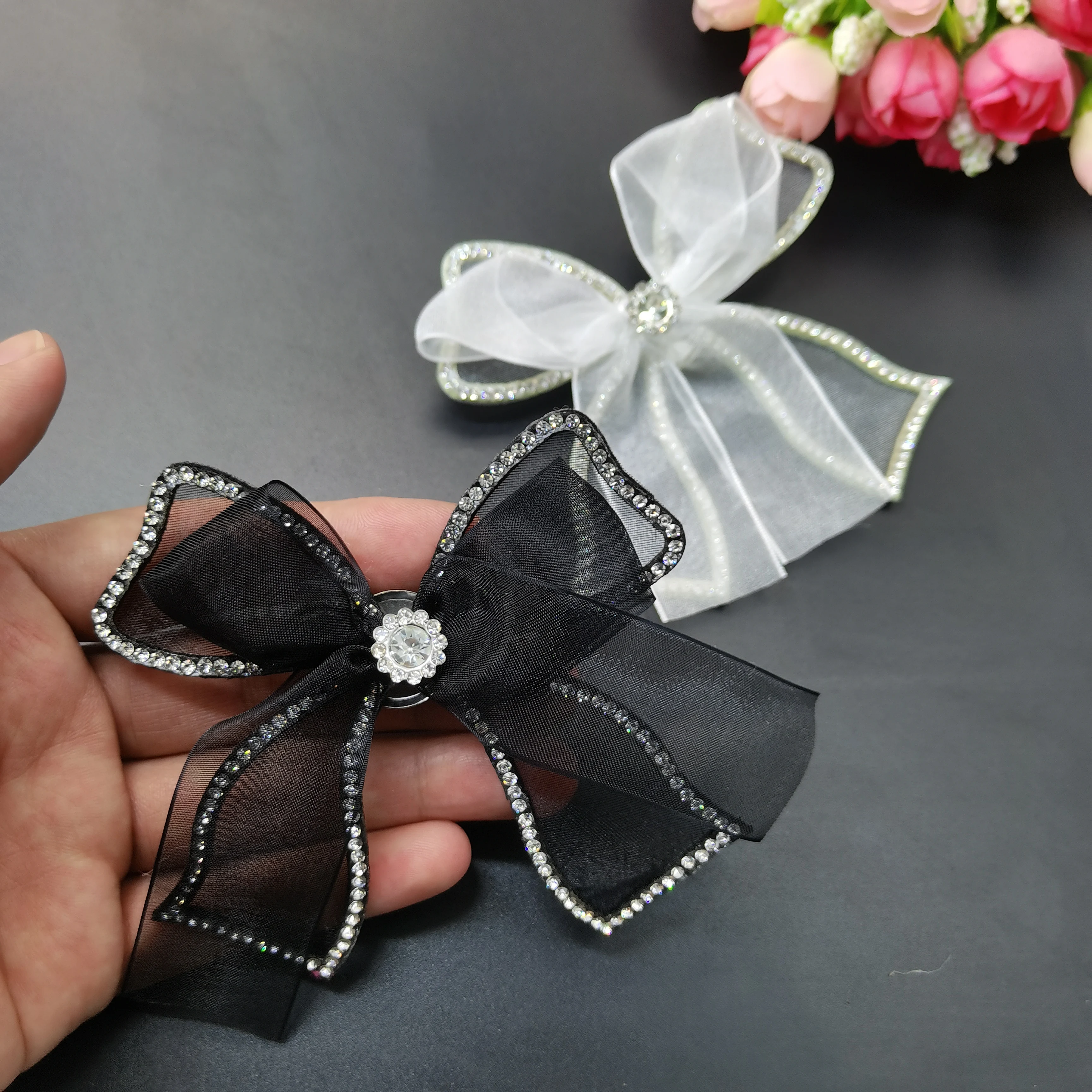 Lace Bowknot Brooches for Women Crystal Rhinestone Bowtie Necktie Shirt Collar Pin Luxulry Jewelry Accessorie