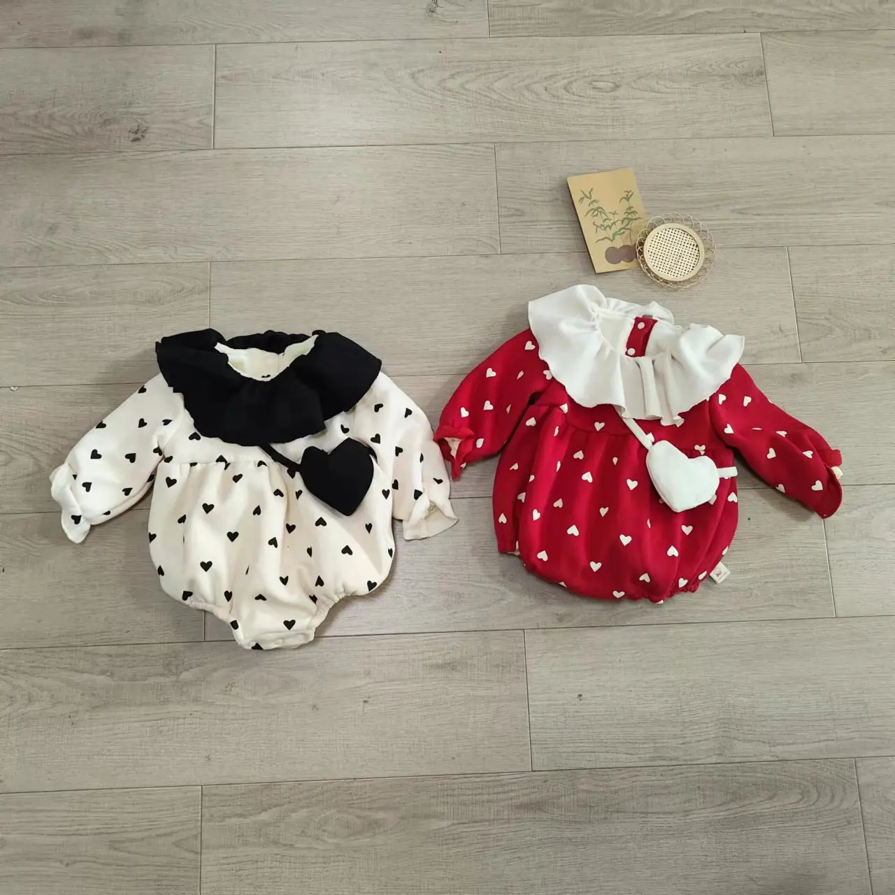 Winter New Baby Girl Plus Velvet Thick Bodysuit Long Sleeve Heart Print Newborn Toddler Lapel Princess Jumpsuit Infant Clothes