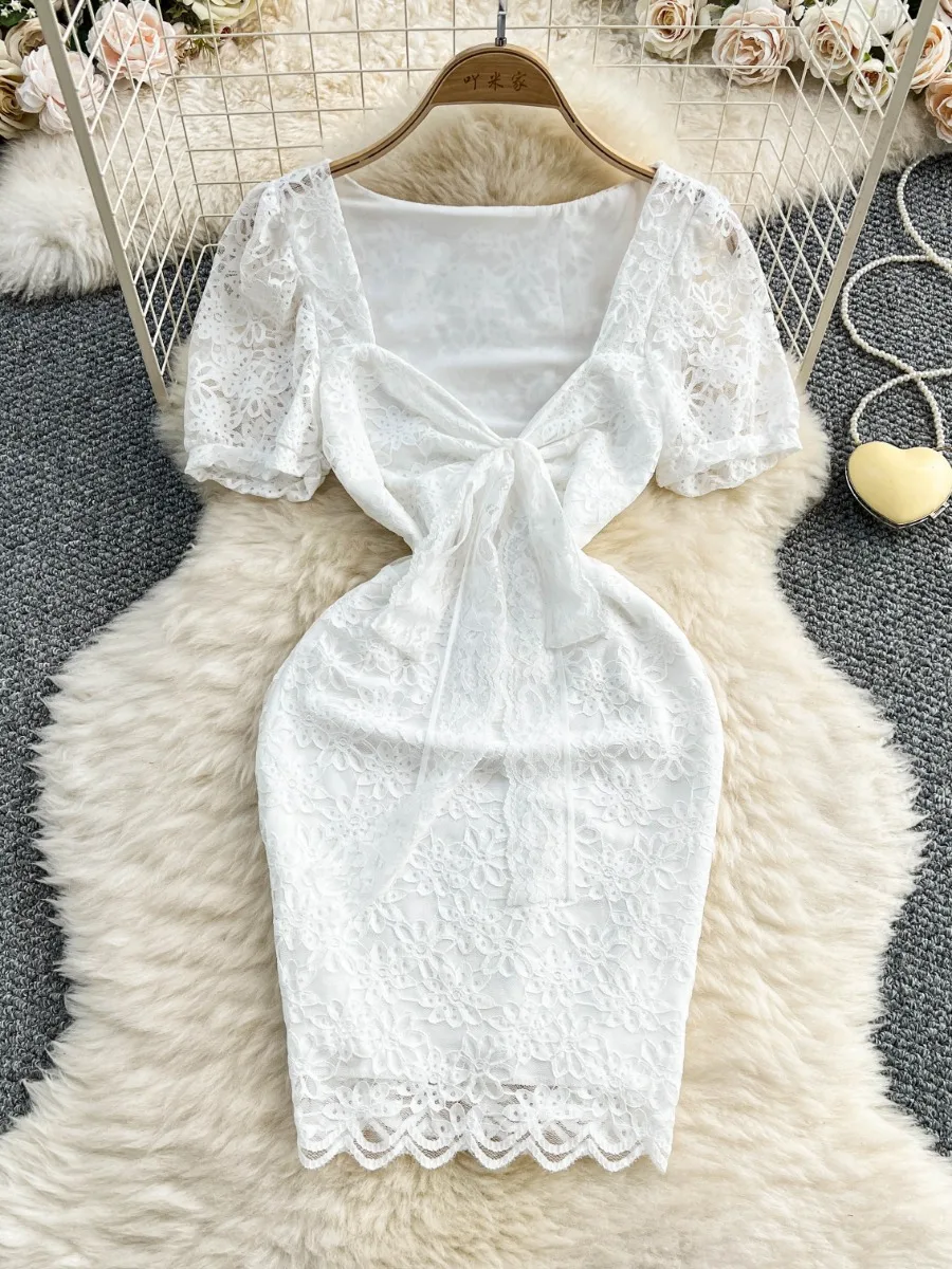 Foamlina مثير الخامس الرقبة المنخفضة قطع تفريغ الدانتيل فستان قصير الأكمام المرأة أنيق شيك أسفل ضيق نحيل فساتين تنورة صغيرة