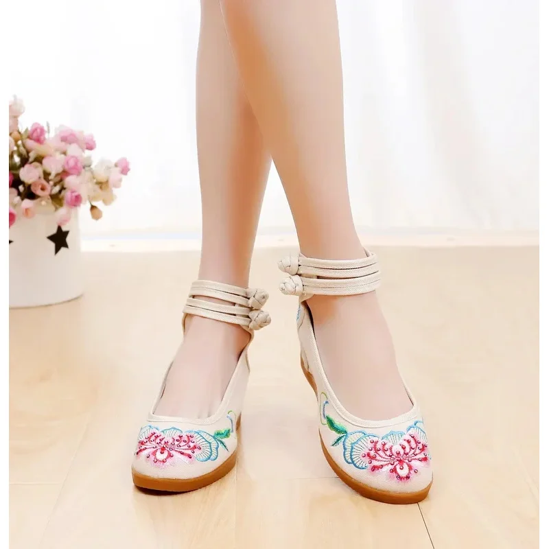 

Chinese Vintage Hanfu Embroidered Cloth Shoes Women Autumn Zapatos Canvas Elevator Shoes Woman Casual Harajuku Ethnic Style