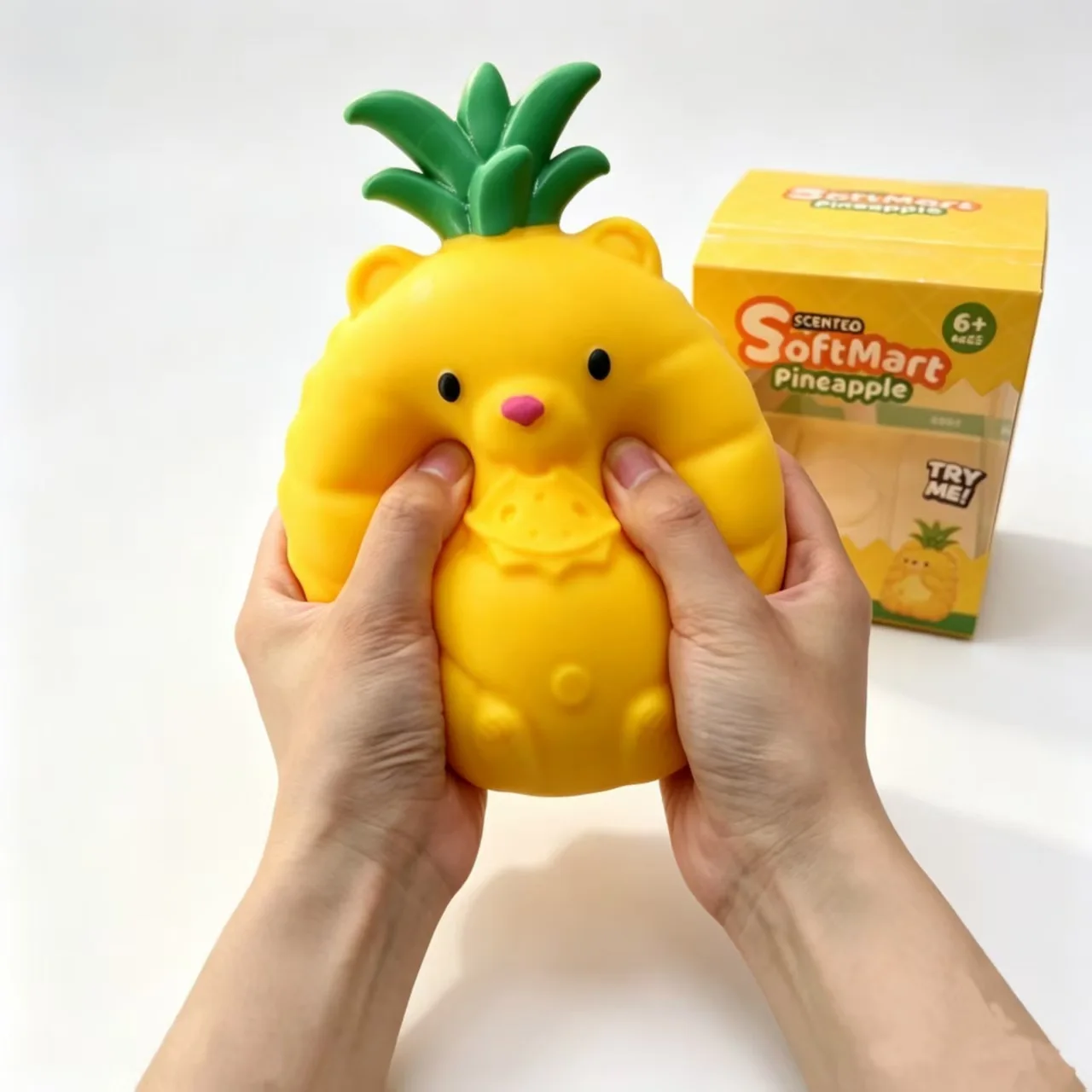 20cm TPR Flour-Filled Pineapple Bear Squishy Toy, Soft Cute Fast Rebound Stress Relief Fidget