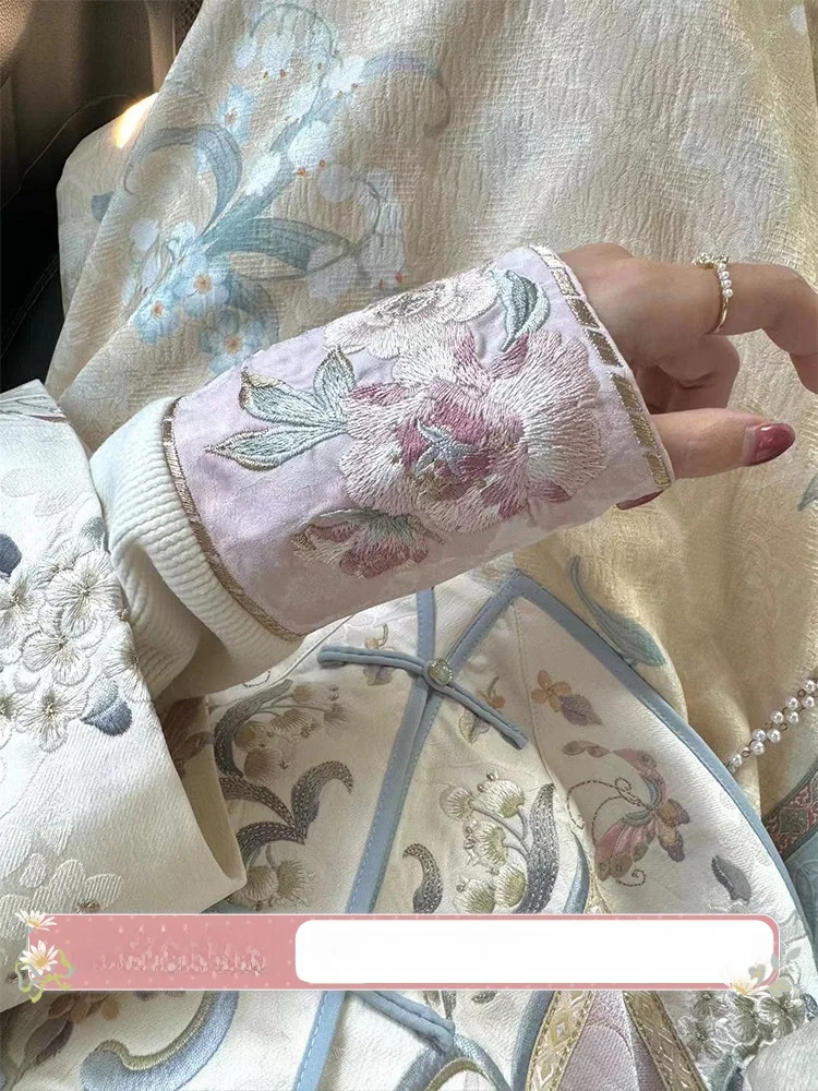 

Chuan Dai iguang Soft Knitted Embroidered Top Versatile Inner Wear Autumn Winter Collection Faionable Base Layer irt