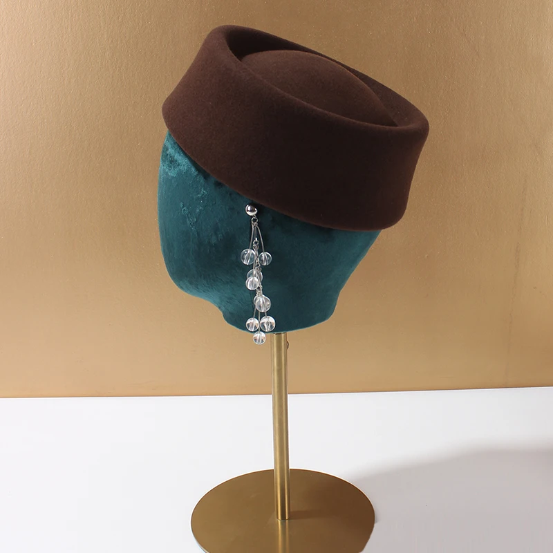 Britische Retro-Aristokratische Mode-Stewardess-Mütze aus Wolle für Damen, elegante französische kleine 54 cm Miniatur-Mütze – Detail 13