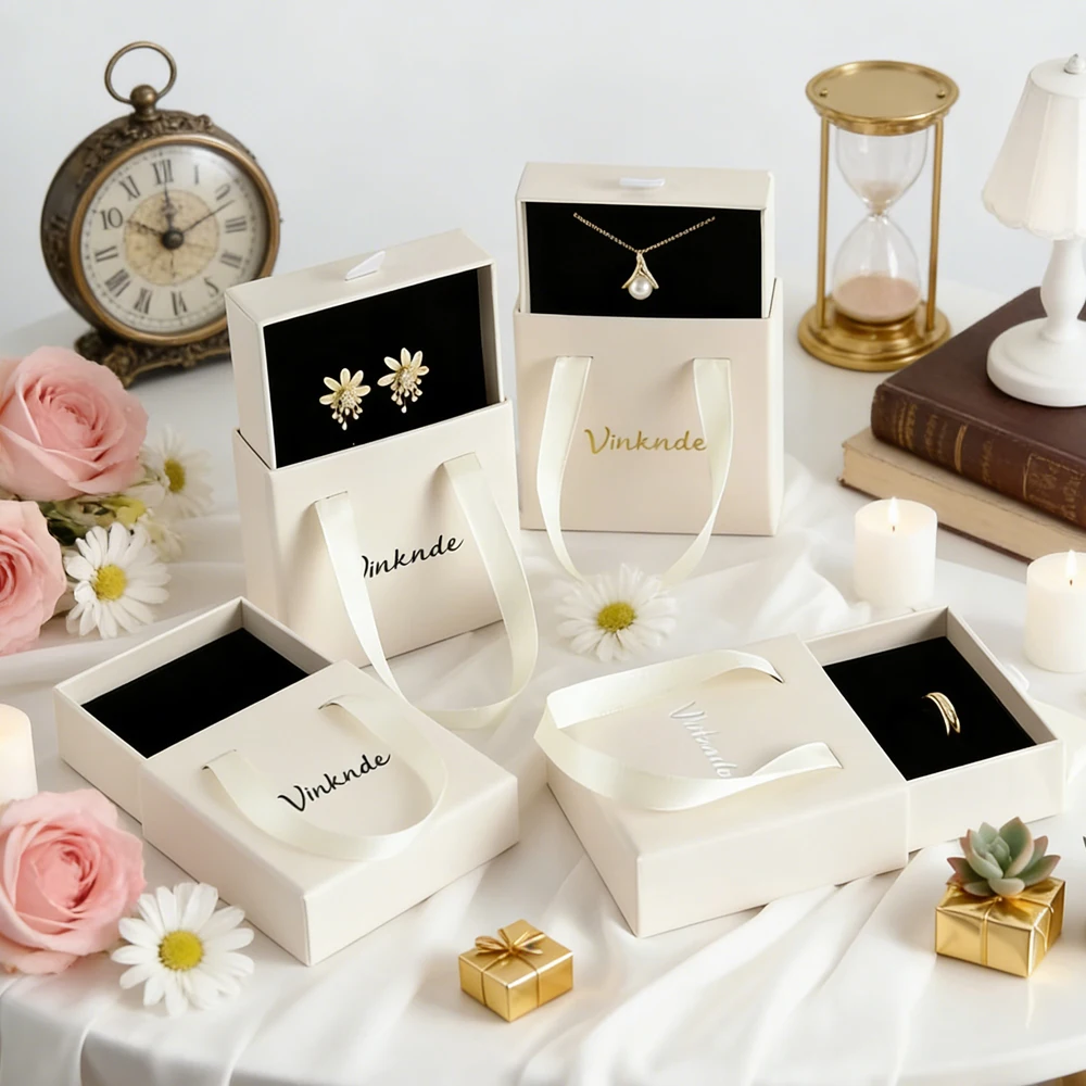 

24 шт. роскошный бежевый портативный органайзер для ювелирных изделий, чехол для дисплея, индивидуальный логотип, серьги, ожерелье, кольцо, дорожная коробка для хранения ювелирных изделий