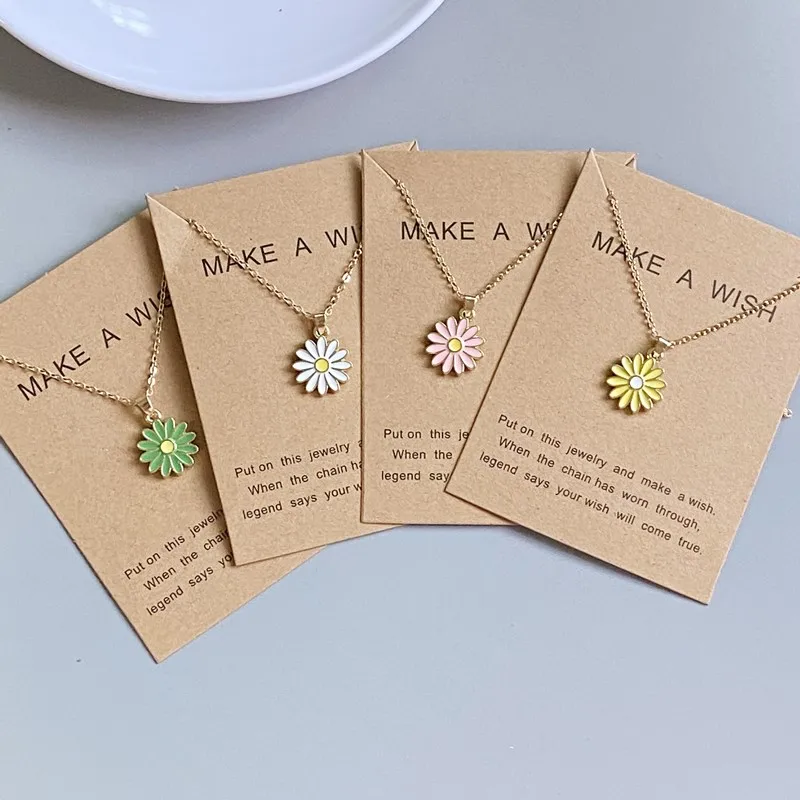 Korean Fashion Sunflower Necklace for Women White Yellow Color r Pendant Choker Necklace Gift for Friend Golden Color Link Chain