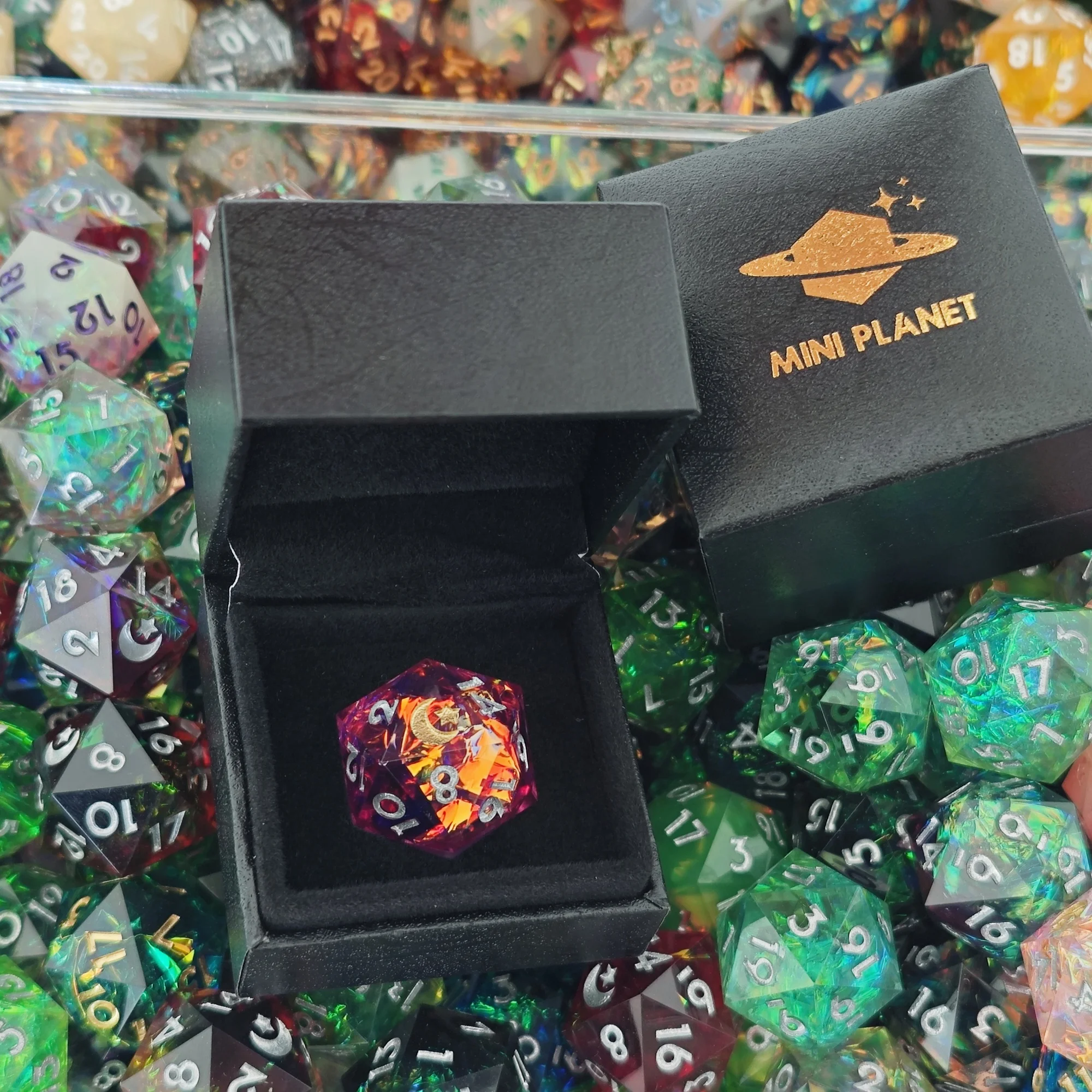 كوكب صغير ملون الراتنج D20 النرد صندوق أعمى ل TRPG الزنزانات والتنينات Cthulhu مجلس لعبة DND هدية 1 قطعة بالجملة مخصص #1