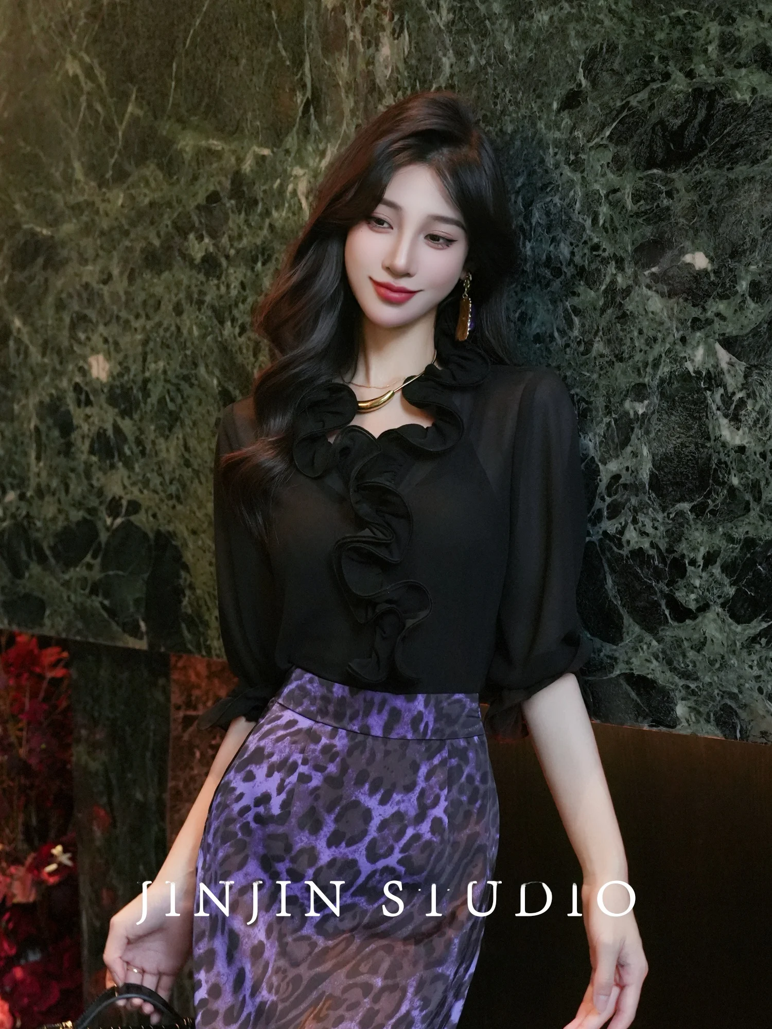 

Romantic Original Design Summer 2025 Faionable irt with Lace Trim Polyester Fiber V-Ne Long Sve Women's irt