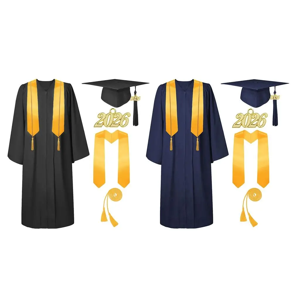 Set di 4 Pezzi per Cerimonia di Laurea: Toga con Scollo a V, Nappa, Sciarpa e Cappello con Chiusura a Cerniera