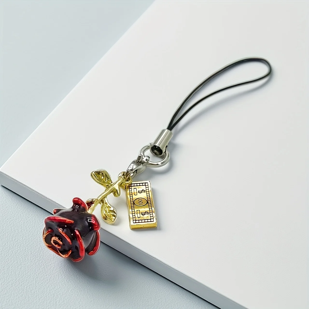 1 pièce de magnifique breloque porte-bonheur en forme de rose pour téléphone, pendentif pour téléphone attirant l'argent, breloque pour sac, décoration suspendue pour le Nouvel An, cadeau de Noël, cadeau de la Saint-Valentin