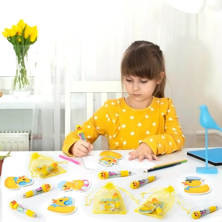 Conjunto de presente de papelaria de pato de borracha amarelo para: 12 pacotes de material escolar com tema animal fofo, incluindo canetas esferográficas de pato 4 em 1 St