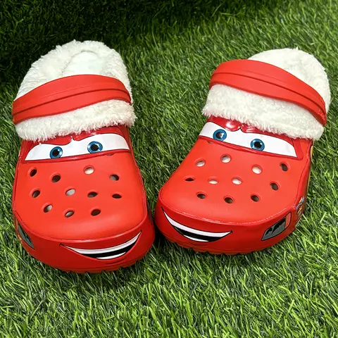 디즈니 맥퀸 픽사 벨벳 솔리드 방수 만화 슬리퍼 홀 샌들 야외 모래 샌들 캐주얼 성인 신발 선물 추가