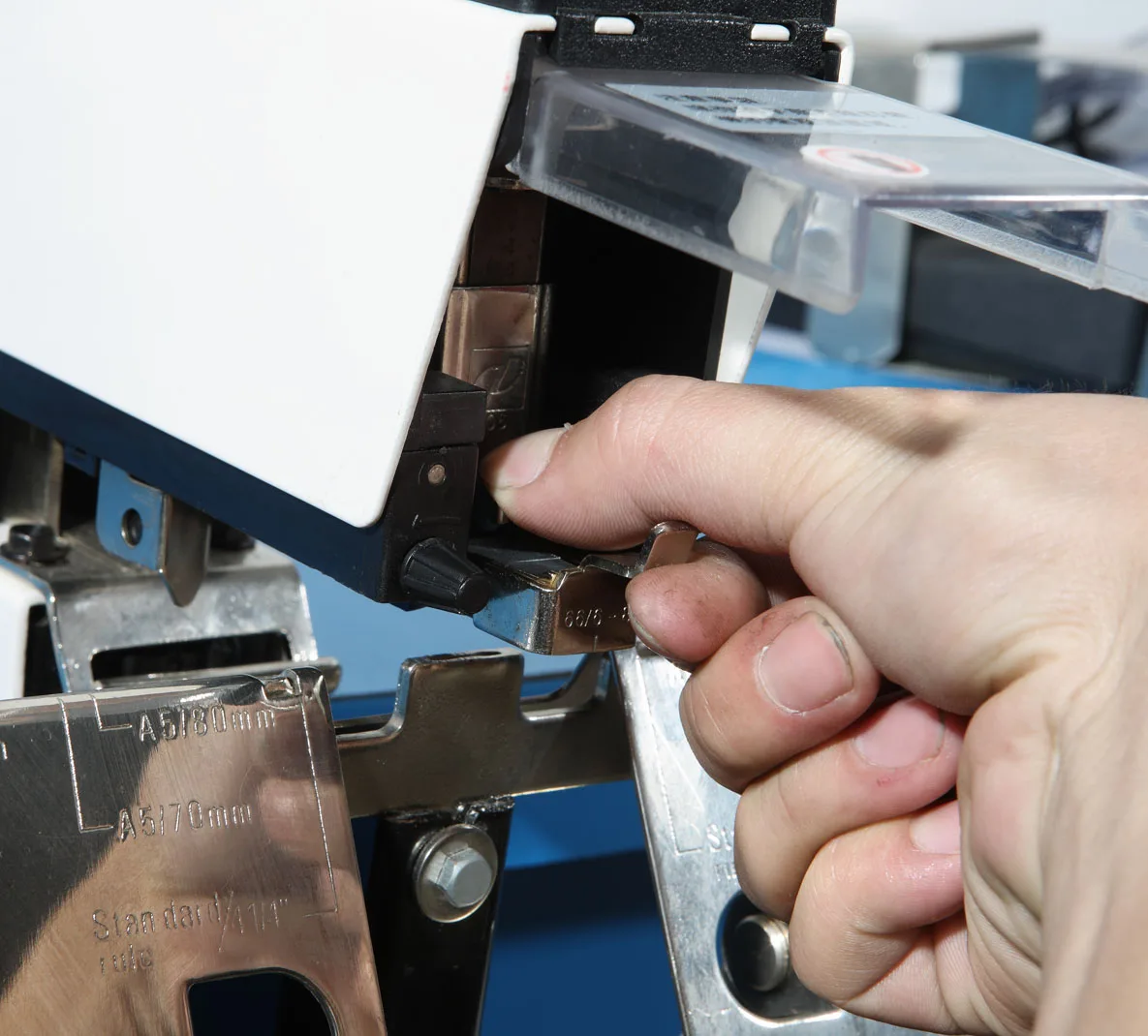 Double Head Saddle Stitching Electric Stapler  Machine