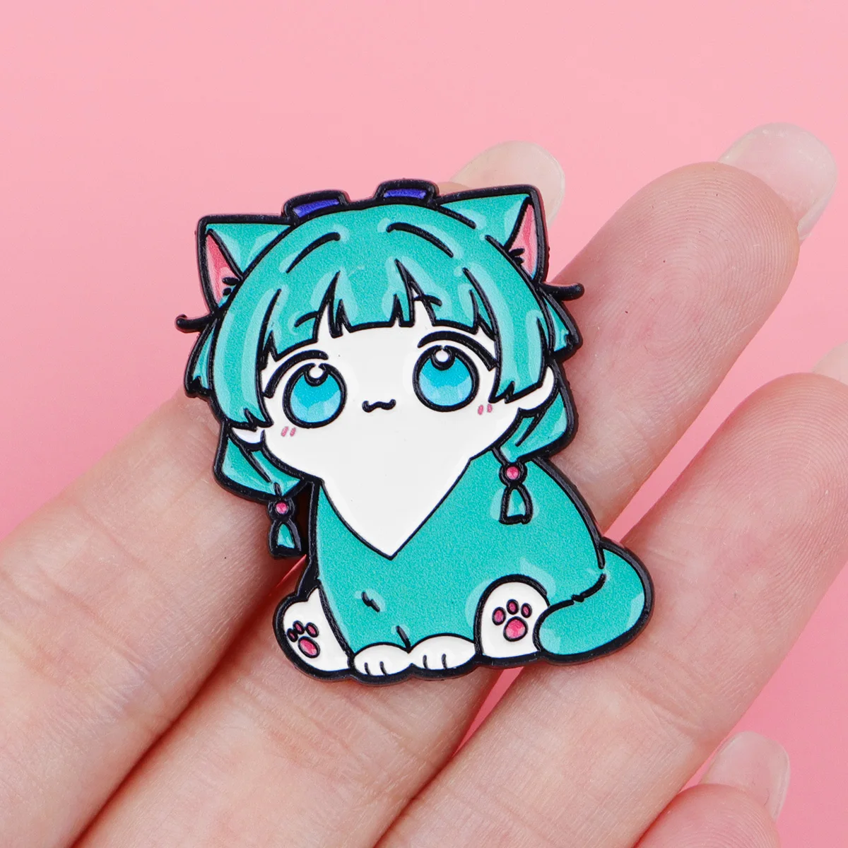 Maomao Emaille-Pins: Niedliche Katzen-Anime-Broschen, Anstecknadeln für Rucksack-Fans, Schmuckgeschenke, Kleidungsdekoration – Detail 10