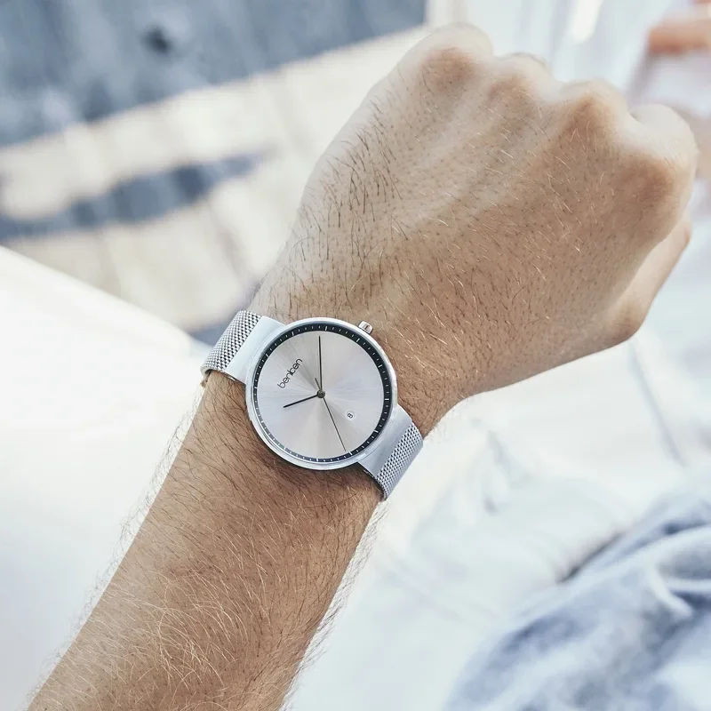 2025 Orologio da uomo ultrasottile alla moda studente maschio versione coreana dell'orologio da uomo semplice nuovo concetto luminoso al quarzo impermeabile w