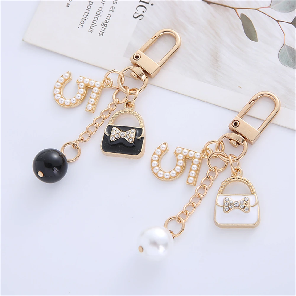 Exquisite Keychain Fashion Pearl Love Flower Keyring Geometric Key Chain Trendy Bag Pendant Charms For Women Gifts Accessories