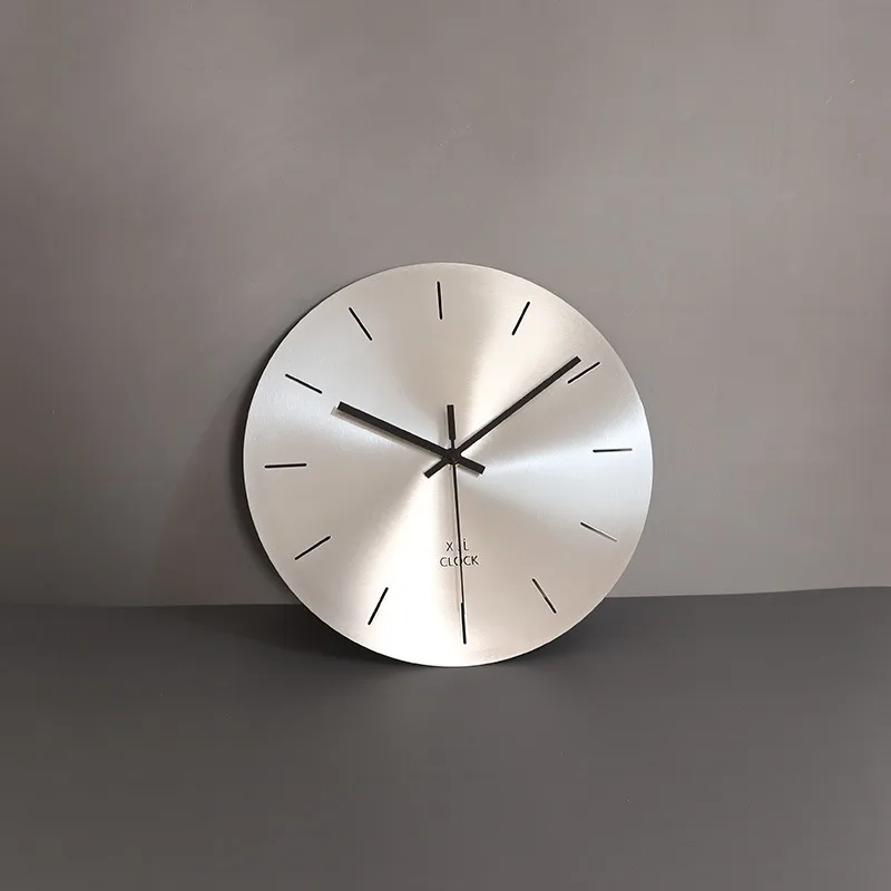 Metal Wall Clocks Modern Minimalist Circular Hanging Clock Living Room Silver Hollow Decor Clock Luxury Elegant Design Clocks