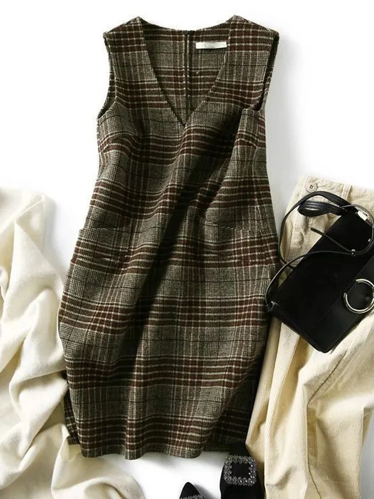 Checkered sleeveless vest dress women in autumn and winter new cinched waist V-neck slimming color blocking strap skirt
